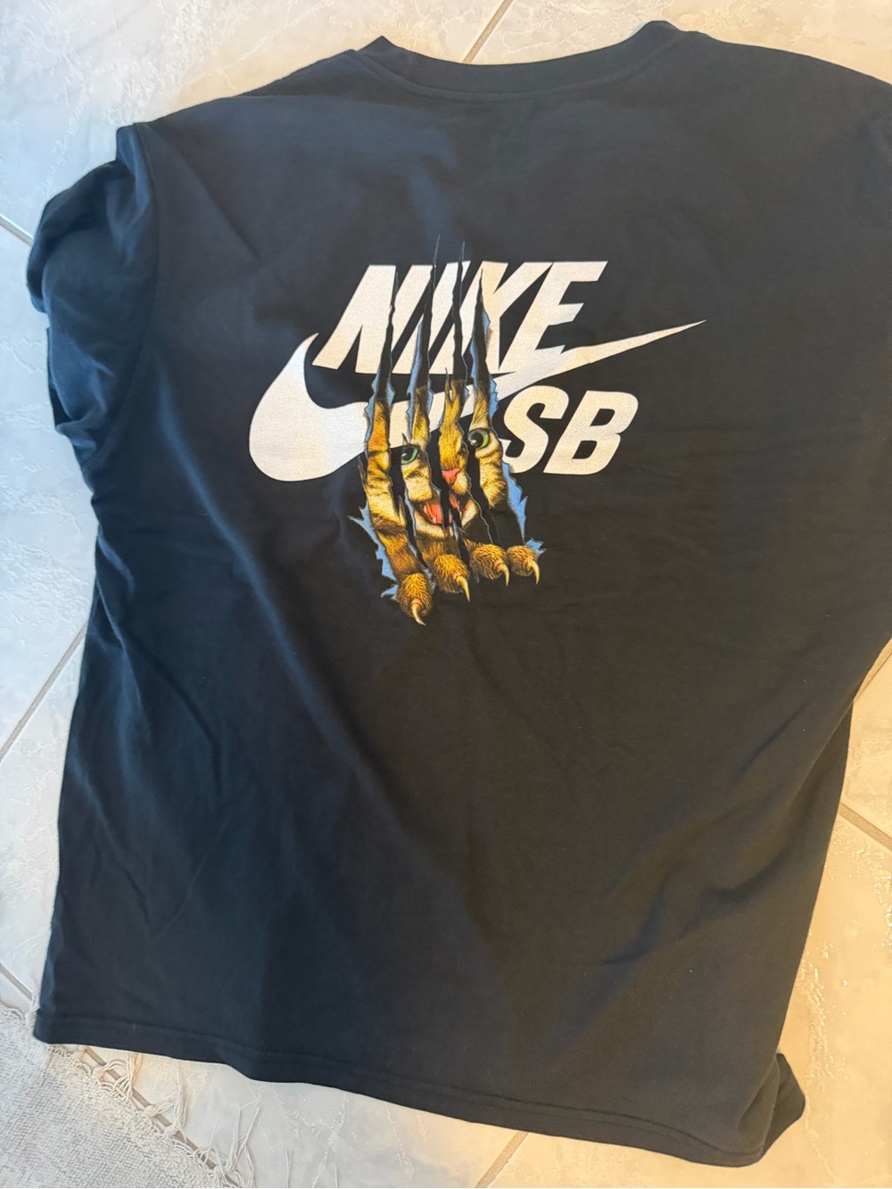 NIKE SB Men's Black Graphic Logo T-Shirt - Picture 1 of 2
